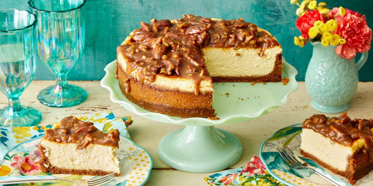 Stunning Pecan Pie Cheesecake: A Holiday & Year-Round Delight